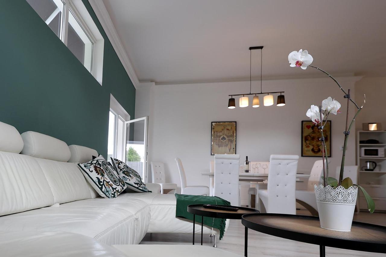 Exklusive Fw Mit 3 Sz Und Grosser Terrasse Gratkorn Exterior foto